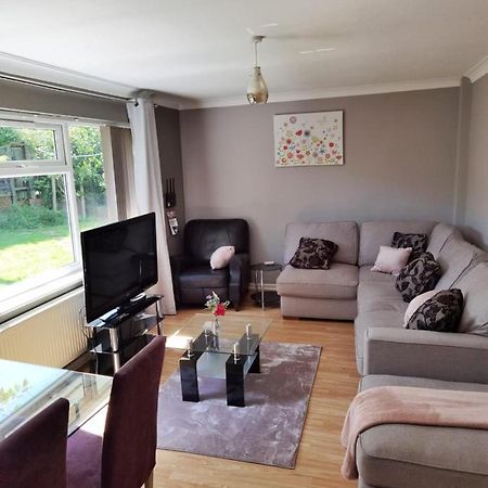 Fourth Avenue, Lovely Bungalow Available For Guests And Contractors Parking Wifi Nottingham Buitenkant foto