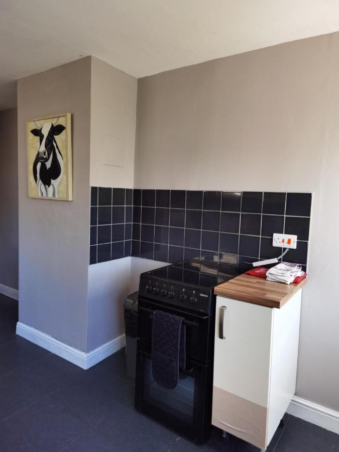 Fourth Avenue, Lovely Bungalow Available For Guests And Contractors Parking Wifi Nottingham Buitenkant foto