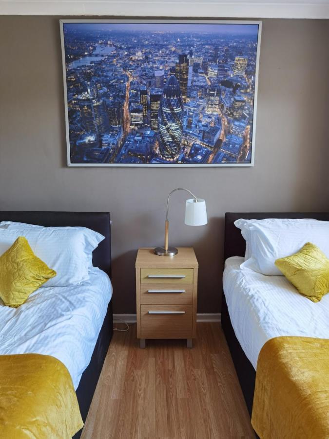 Fourth Avenue, Lovely Bungalow Available For Guests And Contractors Parking Wifi Nottingham Buitenkant foto