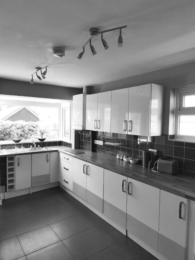 Fourth Avenue, Lovely Bungalow Available For Guests And Contractors Parking Wifi Nottingham Buitenkant foto