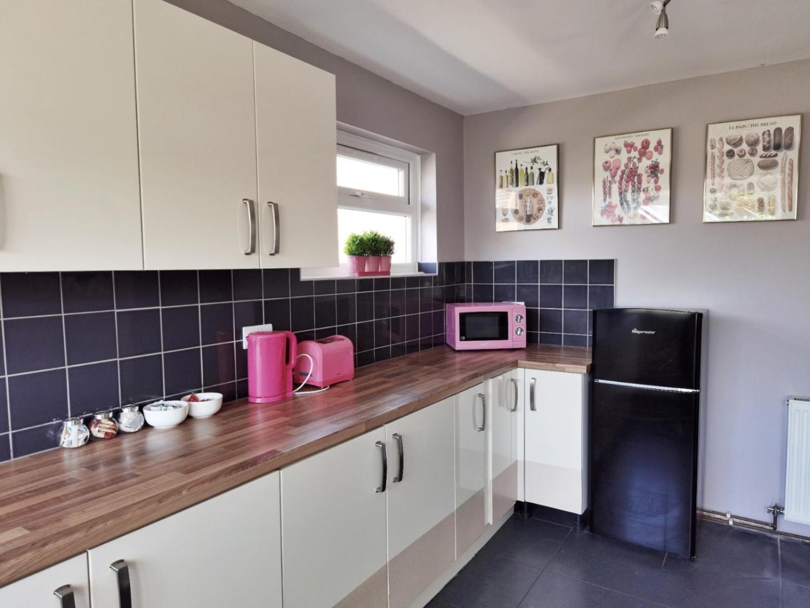 Fourth Avenue, Lovely Bungalow Available For Guests And Contractors Parking Wifi Nottingham Buitenkant foto
