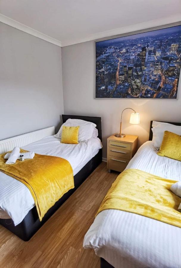 Fourth Avenue, Lovely Bungalow Available For Guests And Contractors Parking Wifi Nottingham Buitenkant foto